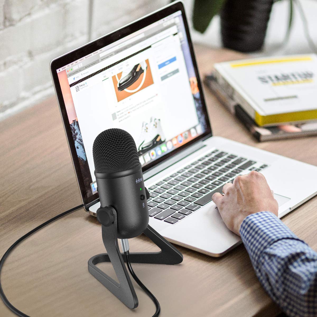 (Refurbished) FIFINE K678 - Studio Recording USB Microphone